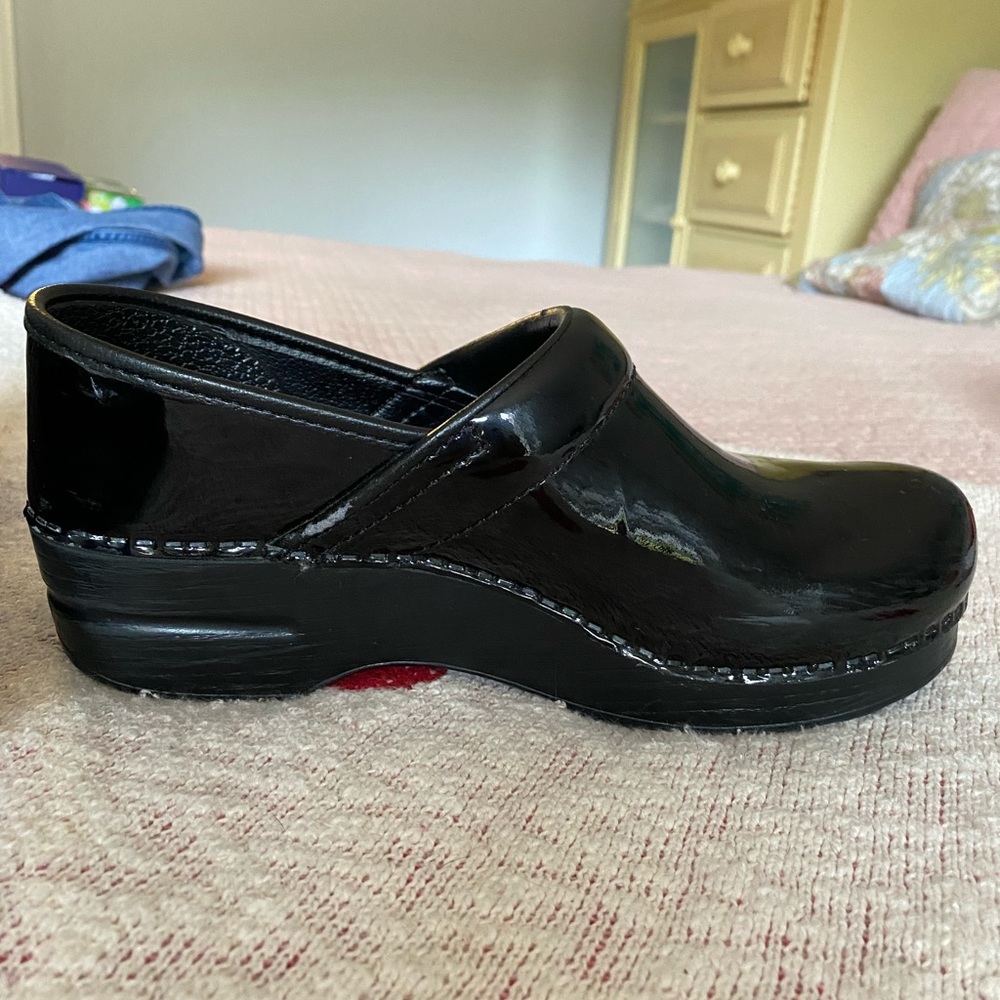 Black patent leather Dansko
